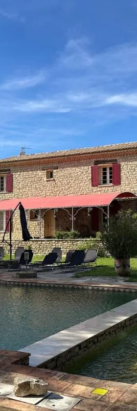 La Meynardière，位于Saint-Pierre-de-Vassols的酒店