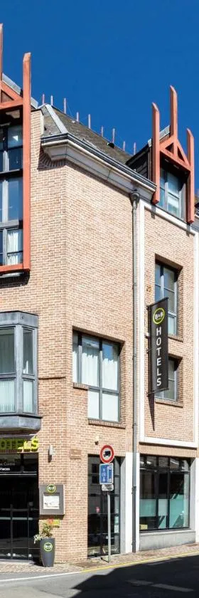 B&B HOTEL Arras Centre Les Places，位于阿拉斯的酒店