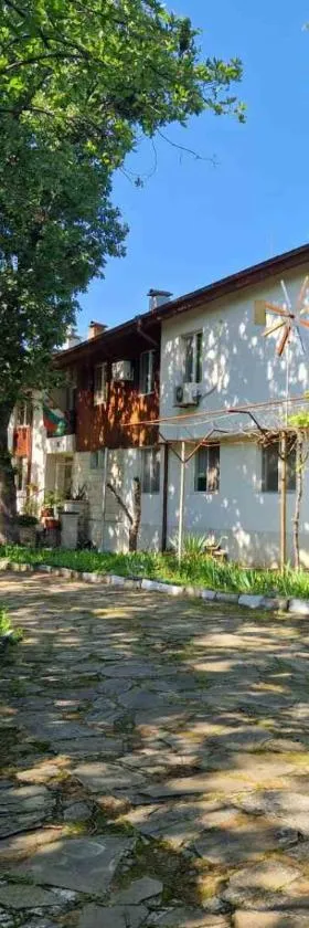 Хижа "Миньор"，位于布尔加斯的酒店