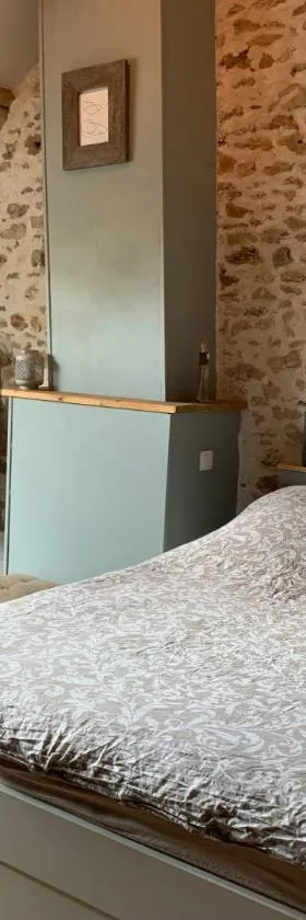Au Joyeux Lureau，位于Touquin的酒店
