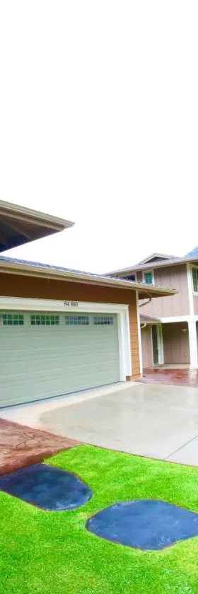 New 4 Bedroom Home with Ocean and Gorgeous Mountain Views in the gated community of Mauna Olu，位于Waianae的酒店