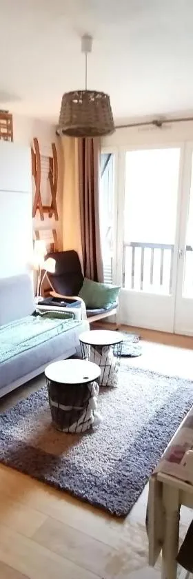 Appartement balcon vue pré et montagne，位于维耶尔奥尔的酒店