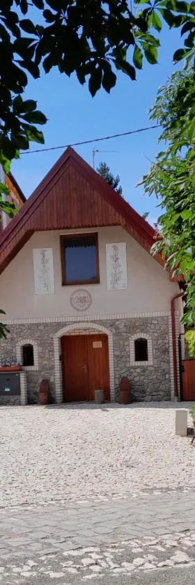 Ubytování Na sklepě u Procházků，位于Pouzdřany的酒店