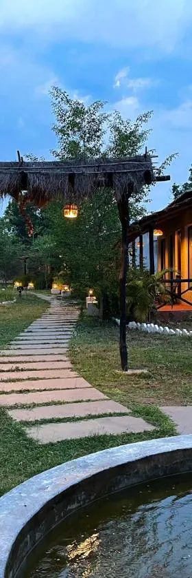 Grand Narmada Jungle Homestay Resort-Bandhavgarh，位于塔拉的酒店