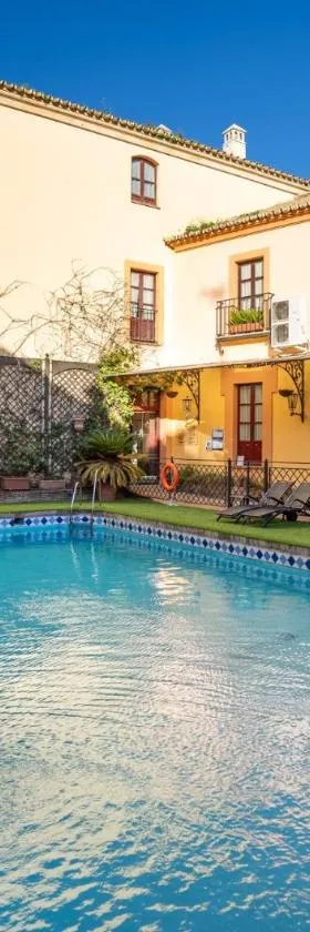 Hotel Alcázar de la Reina，位于卡莫纳的酒店