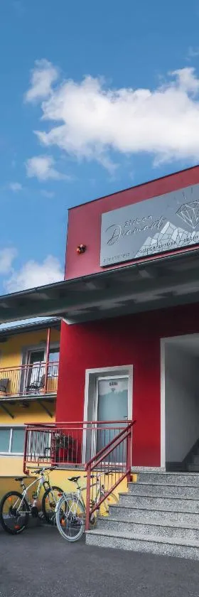 Zirben Diamant Rooms & Dogs，位于Obdach的酒店