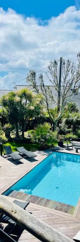Villa rospico, 200m de la plage avec piscine，位于内维兹的酒店