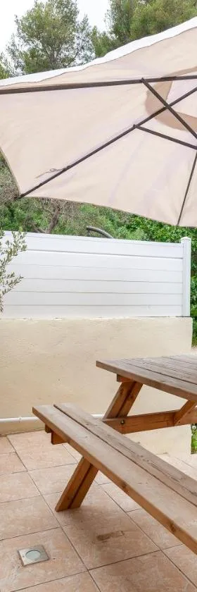 Gîte rénové Calanque La Vesse，位于乐罗夫的酒店