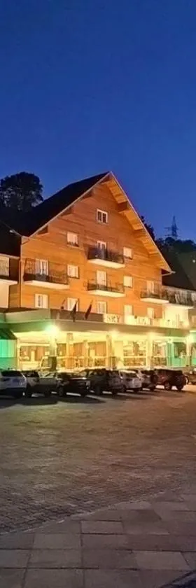 Sky Palace Hotel，位于格拉玛多的酒店