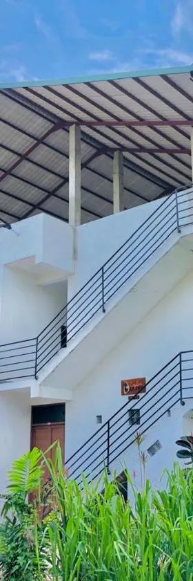 Ceylon Lodge - Airport Transit Hostel，位于尼甘布的酒店