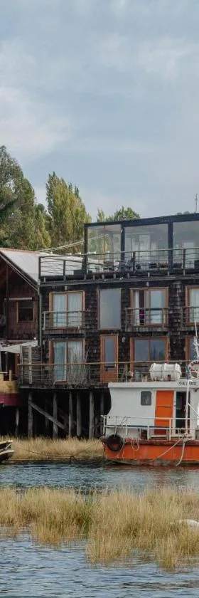 Palafito 1326 Hotel Boutique Chiloé，位于卡斯特鲁的酒店