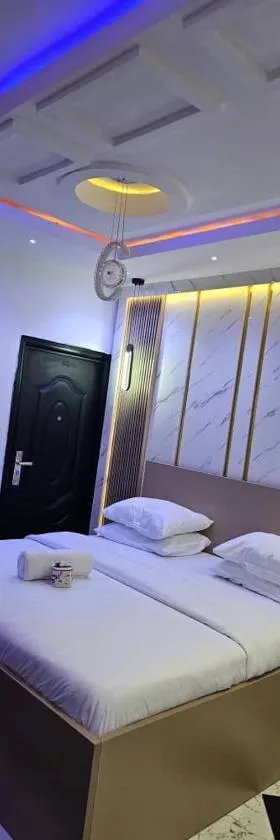 VHS Vinchee Suites，位于拉各斯的酒店