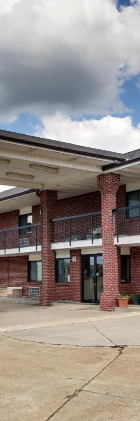 Oak Tree Inn Durant，位于杜兰特的酒店