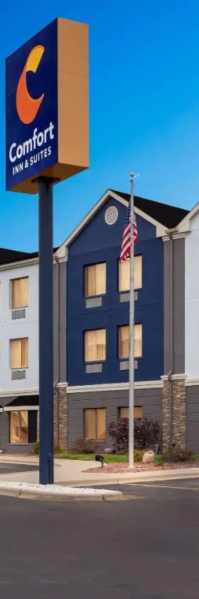 Comfort Inn & Suites Kenosha-Pleasant Prairie，位于基诺沙的酒店