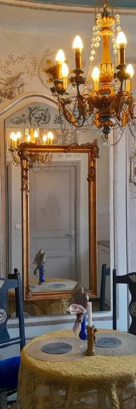 Penthouse en bleu royal，位于Vinça的酒店