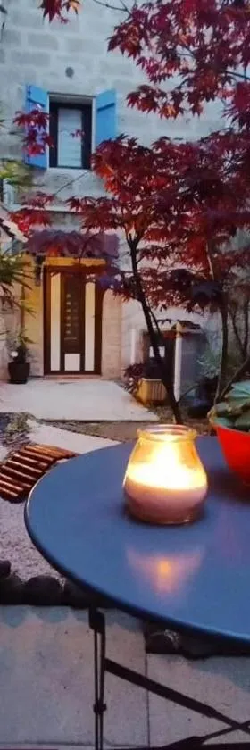 Le Petit d'Aquí appartement d'hôtes - 15 minutes de la mer，位于Montblanc的酒店
