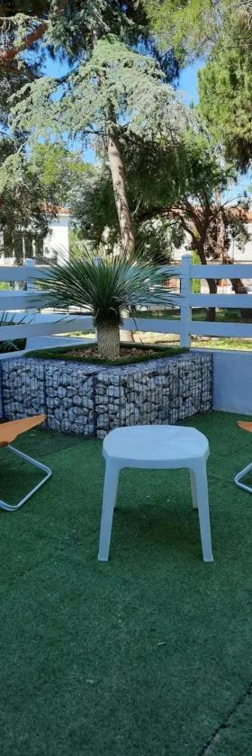 Studio cocon，位于卡贝斯塔尼的酒店
