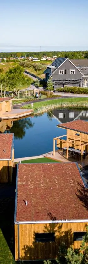 Halmstad Golfarena Hotell & Lägenheter，位于哈尔姆斯塔德的酒店