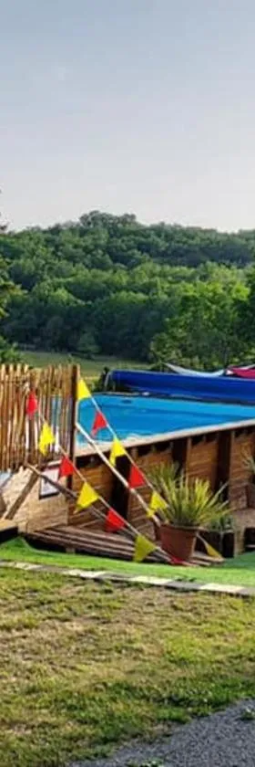 CAMPING LA PERLE，位于La Rochette的酒店