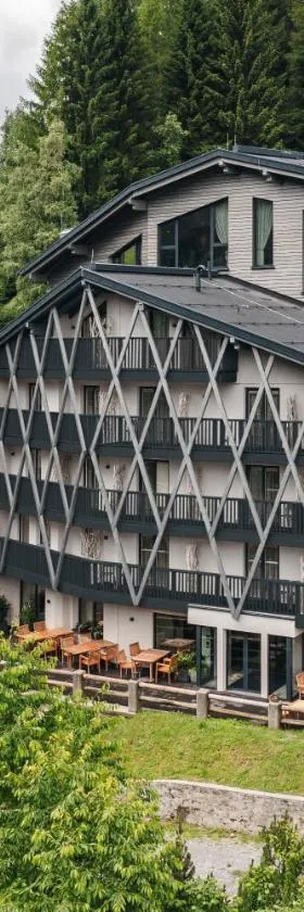 Arpuria l hidden luxury mountain home - ADULTS FRIENDLY，位于圣安东阿尔贝格的酒店