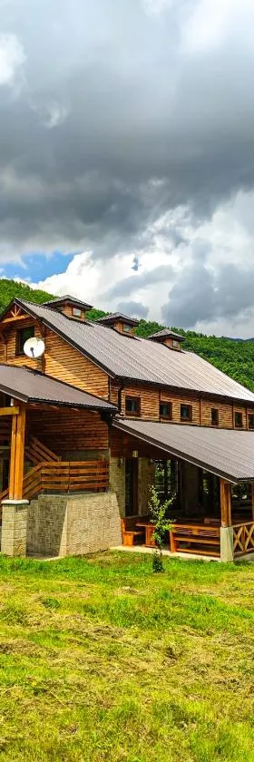 Etno domaćinstvo Dvožak，位于普卢日内的酒店
