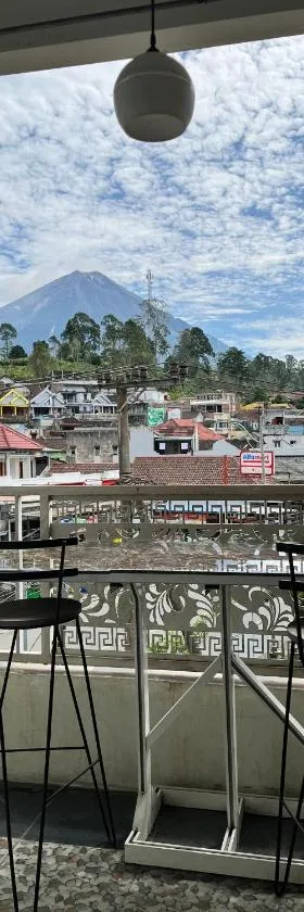JAVA Hostel Tumpak Sewu，位于Sidomukti的酒店
