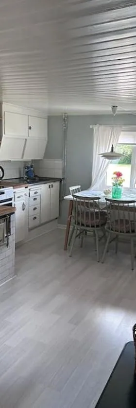 Seaside house in a old farm near Falkenberg, 500m to beach，位于法尔肯贝里的酒店