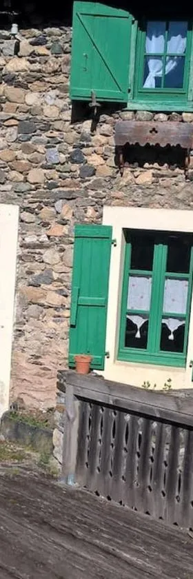 Gite rustique de montagne !，位于Bézins-Garraux的酒店