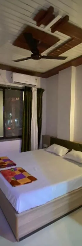 Shree Hanuman Hotel，位于Rīngas的酒店