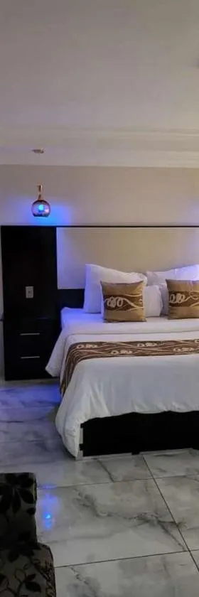 Zurich Garden Hotel，位于伯诺尼的酒店