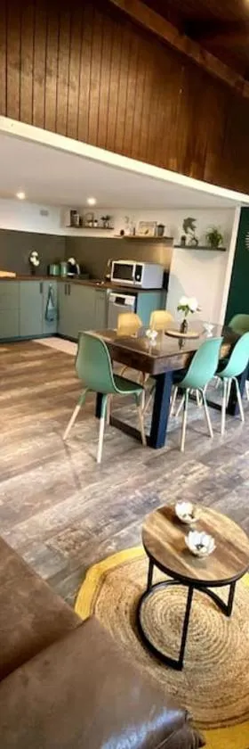 Cottage Jungle Chic en Provence，位于勒卡斯特雷特的酒店