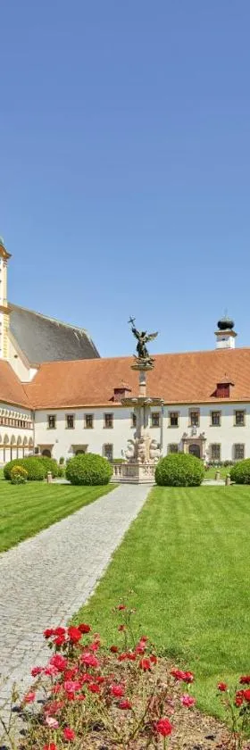 Augustiner-Chorherrenstift Reichersberg，位于Reichersberg的酒店