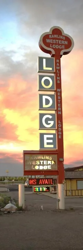 Rawlins Western Lodge，位于罗林斯的酒店