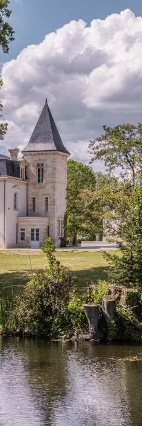 Château Sénéjac，位于勒皮安·梅多克的酒店