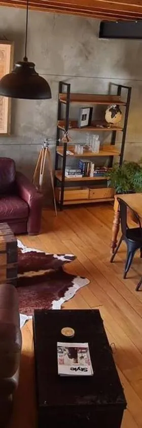 Apartment 4 - Haddin Court - Chic NY Loft Style，位于布伦海姆的酒店