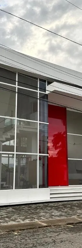 Casa con piscina y campo de golf，位于吉拉尔多特的酒店