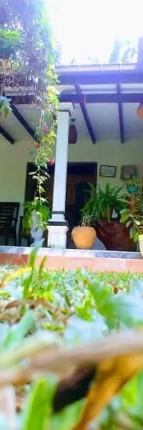 Mango Villa - Panama Near Arugam Bay，位于Panama的酒店