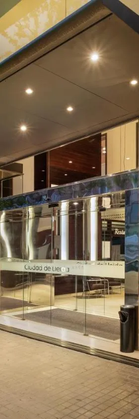 B&B HOTEL Ciudad de Lleida，位于莱里达的酒店