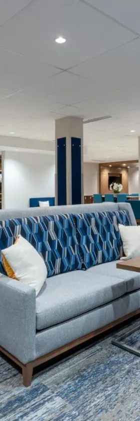 Holiday Inn Express & Suites Vaughan-Southwest by IHG，位于沃恩的酒店