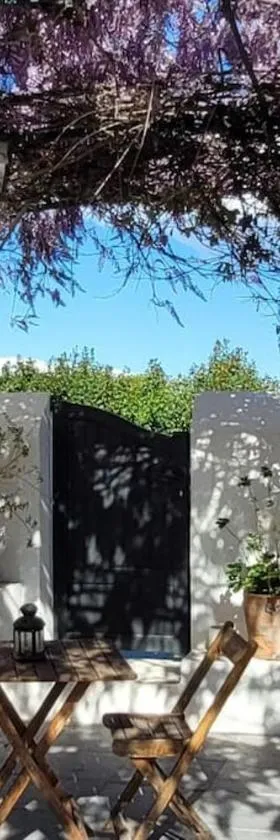 Location appartement dans mas provençal，位于蒙特的酒店