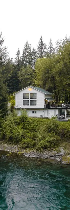 Riverside Retreat on Skagit River，位于Concrete的酒店