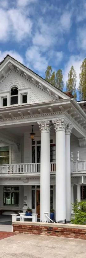 The Gibson Mansion Bed and Breakfast，位于米苏拉的酒店