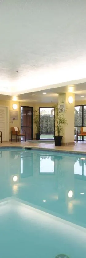 Courtyard by Marriott Flint Grand Blanc，位于弗林特的酒店