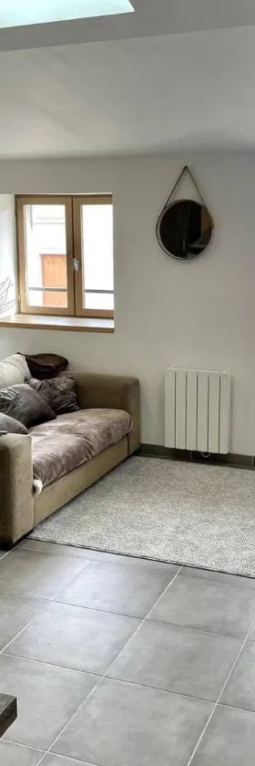 Joli Appartement T2 Saint Laurent Sur Saone，位于Saint-Laurent-sur-Saône的酒店