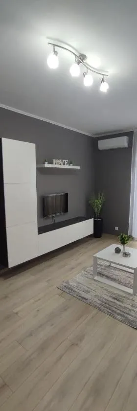 Grey Deluxe Apartman Kaposvár，位于考波什堡的酒店