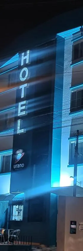 URANO BUSINESS HOTEL，位于卡斯特罗的酒店