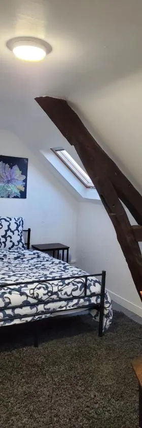 Aux Cieux - Appart 1 chambre，位于克勒兹河畔阿尔让通的酒店
