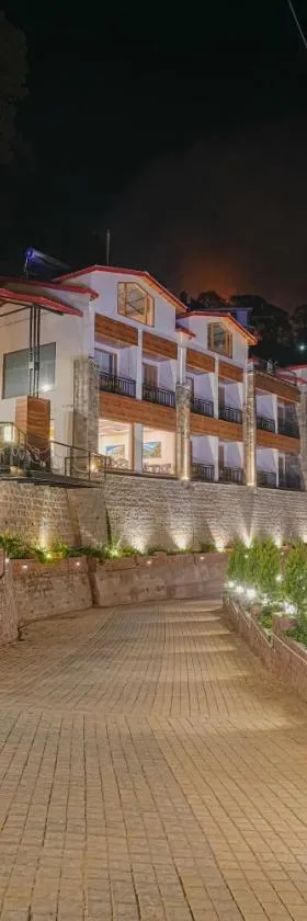 The Sanawar Heights I Kasauli I New Property，位于卡绍利的酒店