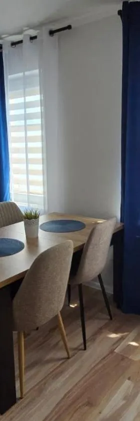 SKY BLUE LOQUS Studia i Apartmenty，位于普沃茨克的酒店