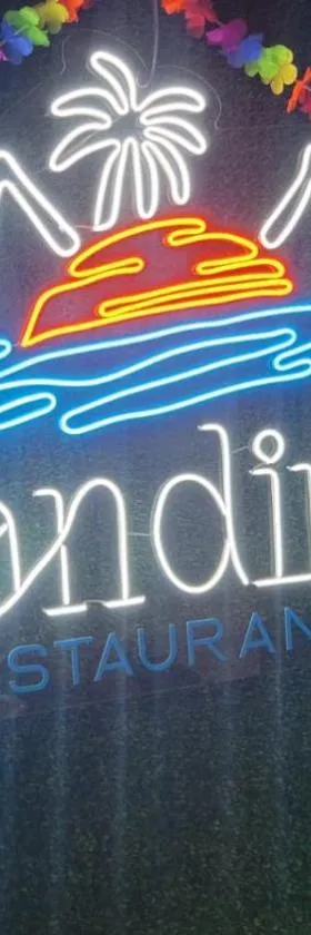 The Landing Hotel And Restaurant，位于莫约加尔帕的酒店
